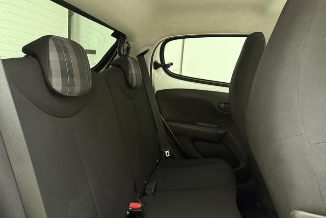 Peugeot 108 1.0 e-VTi Active 72 PK | Handgeschakeld | 5-Deurs | Getinte ramen | Airco | Elektrische ramen | Radio | AUX | USB | Bluetooth | Stuurwielbediening |