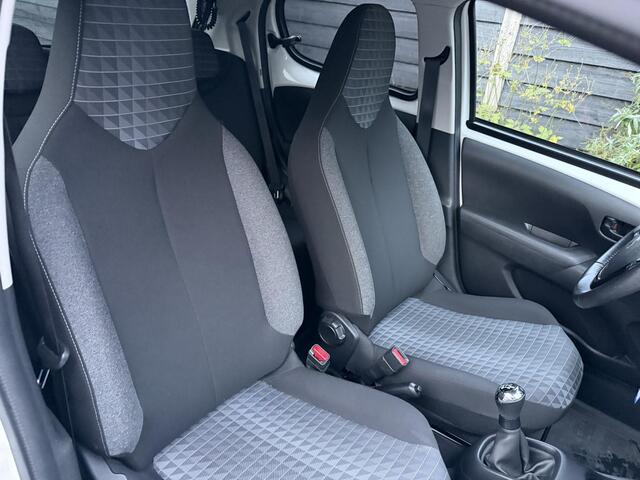 Peugeot 108 Active 1.0 e-VTi 72PK 5DRS Airco, DAB, Elektrische Ramen, Elektrisch Verstelbare Buitenspiegels