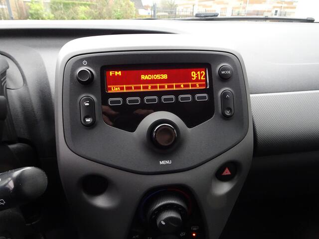 Peugeot 108 1.0 e-VTi Active Airco, mistlampen, dagrijverlichting, extra donker glas achter, elektrische ramen, centrale vergrendeling, enz.