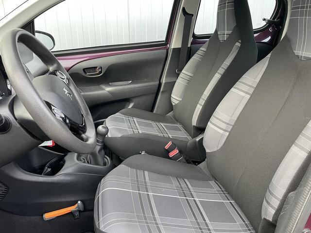 Peugeot 108 1.0 e-VTi Envy / Airco / Telefoon / Radio CD / CDV / Elektrisch bedienbare ramen / Airbags.