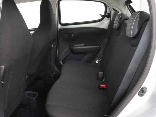 Peugeot 108 1.0 VTi Allure | 58.700km NAP | Camera | Climate control | Elektrische ramen | Bluetooth | Centrale vergrendeling | LED | Getint glas