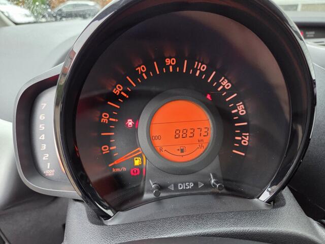 Peugeot 108 1.2 Puretech 82 pk Allure | LM velgen | Getint glas | Smartphone