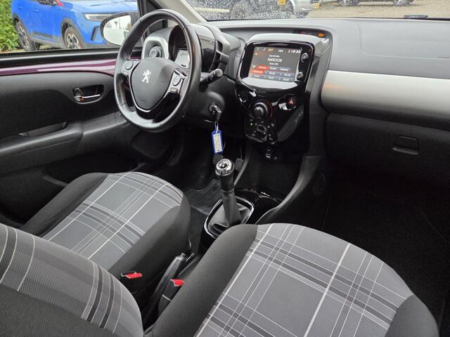 Peugeot 108 1.2 Puretech 82 pk Allure | LM velgen | Getint glas | Smartphone