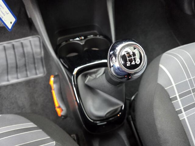 Peugeot 108 1.2 Puretech 82 pk Allure | LM velgen | Getint glas | Smartphone