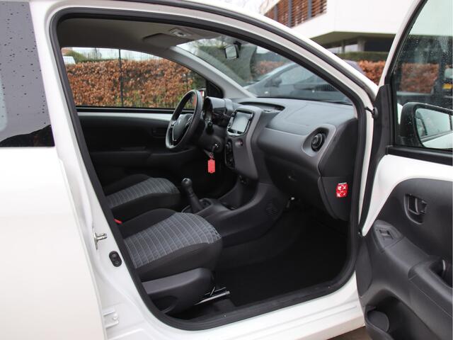 Peugeot 108 1.0 e-VTi Techno Sparco Camera-Carplay, Airco, DAB+ Prijspakker!