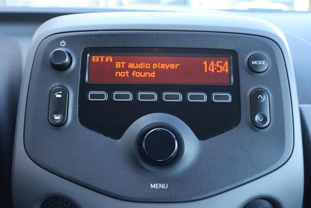 Peugeot 108 1.0 e-VTi Active 1e Eigenaar | Volledig Onderh | NAP | BTW | Airco | Bluetooth | LED | Elek Ramen | Premium Pack | Start/Stop | Hill-Hold