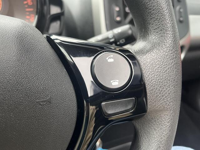 Peugeot 108 1.0 Active 68 PK TOP! | Canvas Cabrio / Vouwdak | Airco | Radio met USB & Bluetooth | Mistlampen | Elektrisch Pakket | LED Dagrijverlichting | Mistlampen | Multifunctioneel Stuurwiel | Leuke Uitvoering voor de Zomer ! |