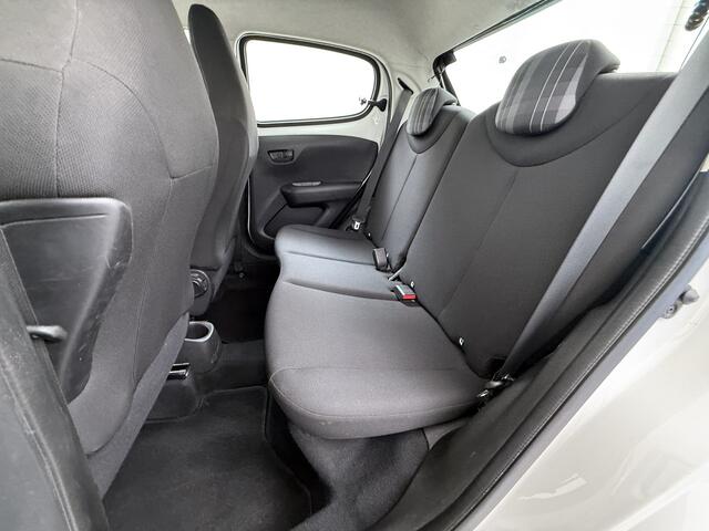 Peugeot 108 1.0 e-VTi 5Drs Airco Bluetooth Carkit Elek.Ramen Pack Premium Active Centrale vergrendeling Afstandsbediend Isofix Led USB ESP Origineel Nederlandse Auto