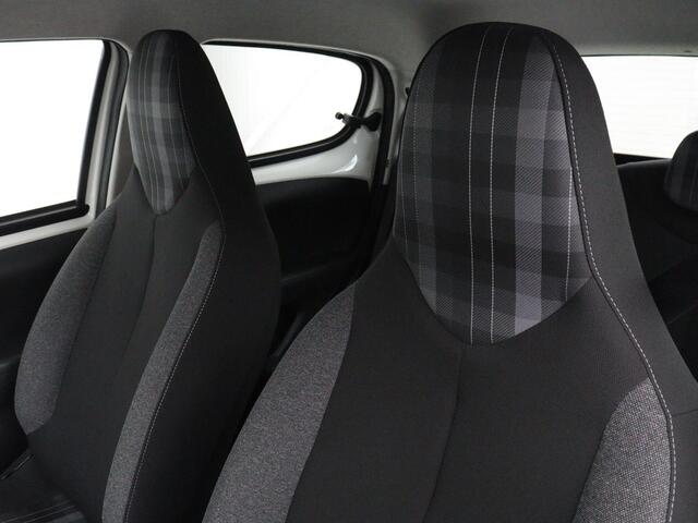 Peugeot 108 1.0 e-VTi Executive | Carplay | Camera | Climate control | Speedlimiter | Bluetooth | Lichtmetalen velgen | Origineel NL