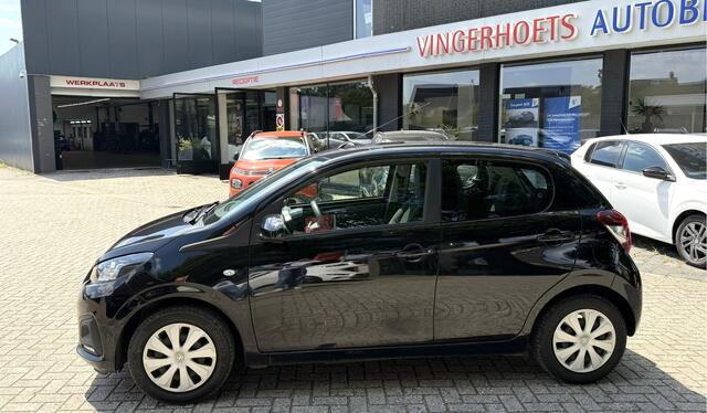 Peugeot 108 1.0 e-VTi Active * Zwart * Airco * BleuTooth * 5-Deurs * Benzine * 24 Euro wegenbelasting per maand * Vingerhoets; Vierde Generatie Eersteklas Service. Al meer dan 100 jaar een begrip in de Brabantse Kempen