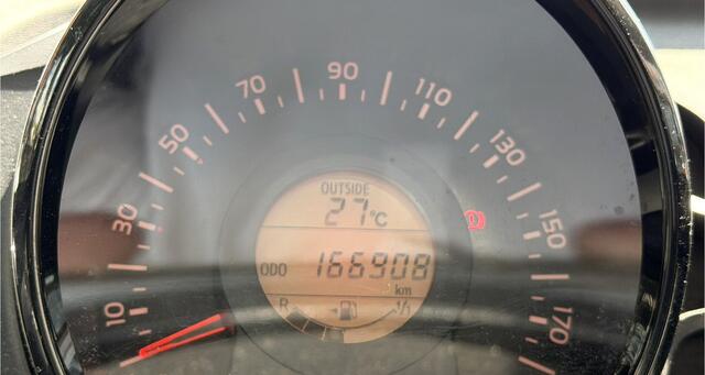 Peugeot 108 1.0 e-VTi Active * Zwart * Airco * BleuTooth * 5-Deurs * Benzine * 24 Euro wegenbelasting per maand * Vingerhoets; Vierde Generatie Eersteklas Service. Al meer dan 100 jaar een begrip in de Brabantse Kempen