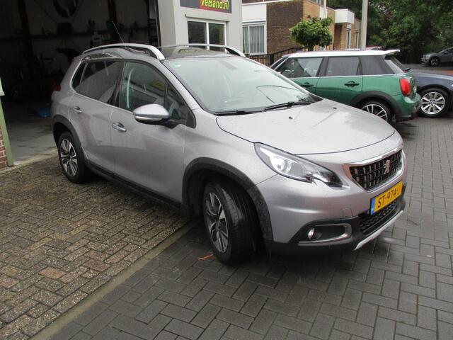 Peugeot 2008 1.2 PureTech Allure Pano Trekhaak