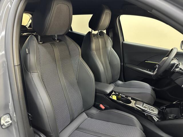 Peugeot 2008 1.2 PureTech 130 GT, 130Pk, 2024, 1ste eigenaar, BTW auto, Carplay, Rondom zicht camera, 4 seizoenen banden, Getinte ruiten, Navigatie, Adaptieve cruise control,