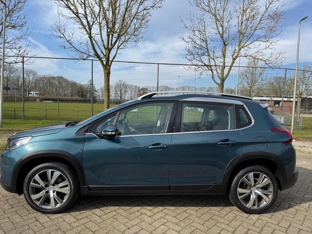 Peugeot 2008 1.2 Turbo ALLURE -Climate-Cruise Control