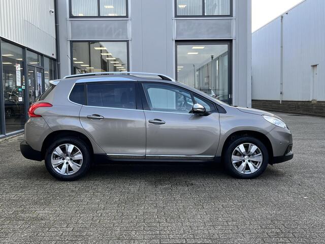 Peugeot 2008 1.2 PureTech Allure | Pano-Dak/Trekh./Full Map Navi/Privacy Glass/Clima/Cruise