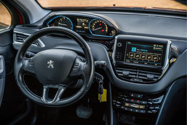 Peugeot 2008 1.2 PureTech Allure | automaat | Pack Connect