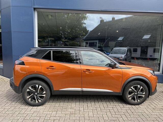 Peugeot 2008 1.2 Turbo 130 PK GT-Line | Navigatie | Climate Control | LED Verlichting | All Season Banden| Stoelverwarming | Parkeersensoren | Camera | Luxe Uitvoering | Zwart Dak |