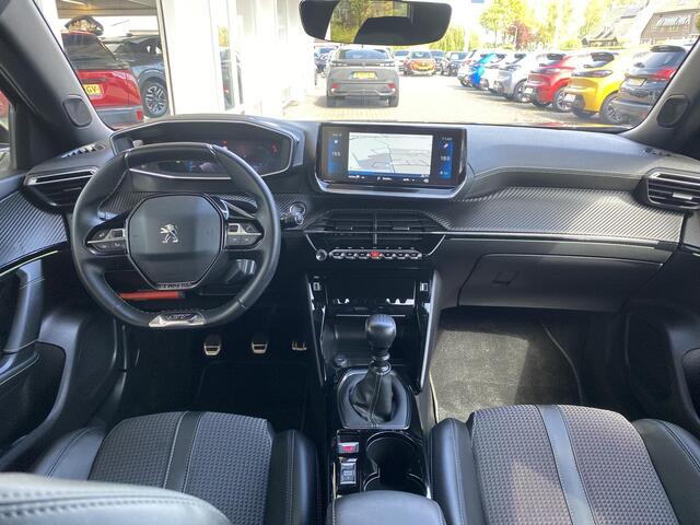 Peugeot 2008 1.2T 130pk GT | Keyless Entry | Achteruitrijcamera | Navigatie | Adaptieve Cruise Control | Zeer nette auto!