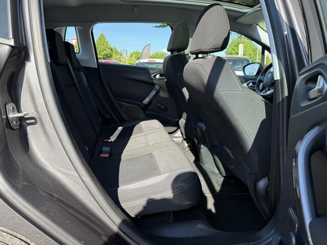 Peugeot 2008 1.2 PureTech Active 2e Eigenaar,Navi,Trekhaak,Pano,Cruise,Clima,N.A.P,110pk,Nieuwe APK bij Aflevering