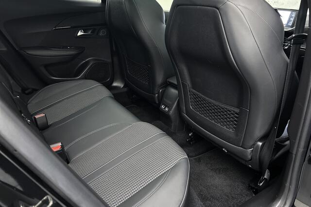 Peugeot 2008 1.2 PureTech GT-Line | Elektrisch panoramadak | Adaptief cruise control | Half leder | LED