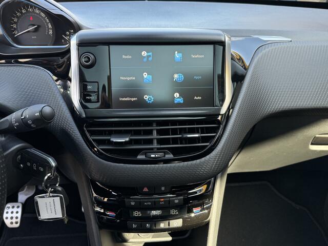 Peugeot 2008 1.2 PureTech Allure Navi Camera Panodak Carplay