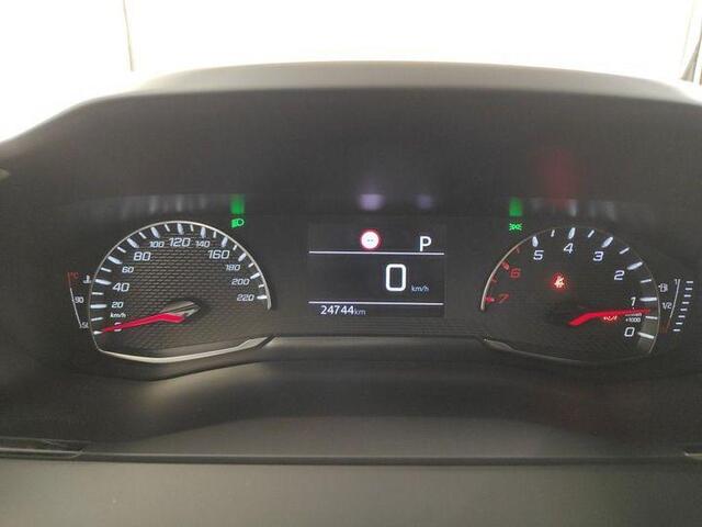 Peugeot 2008 1.2 130pk Aut-8 PureTech Active Pack Navi Cruise Control Airco PDC VA+ Camera