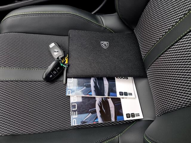Peugeot 2008 1.2 Hybrid 136 GT / Navigatie / Rondomzicht Camera / Android Auto/Apple Carplay /