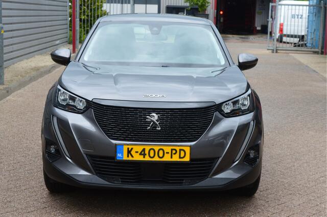 Peugeot 2008 1.2 PureTech Blue Lease Active O.a; Clima, Afn. Haak, Camera, DAB, Navi, Etc. All-in prijs!
