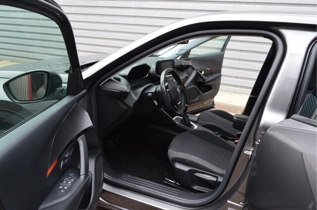 Peugeot 2008 1.2 PureTech Blue Lease Active O.a; Clima, Afn. Haak, Camera, DAB, Navi, Etc. All-in prijs!