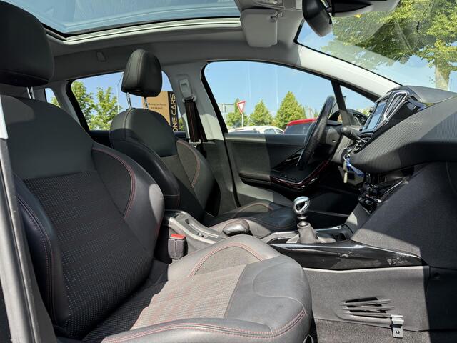 Peugeot 2008 1.2 PureTech GT-line Panodak,Navi,Trekhaak,Camera,Clima,Cruise,Leder,131pk,Leder,6 Bak,Pdc,Nieuwe Apk bij Aflevering