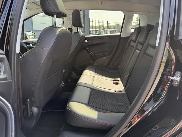 Peugeot 2008 1.2 PureTech GT-line Panodak,Navi,Trekhaak,Camera,Clima,Cruise,Leder,131pk,Leder,6 Bak,Pdc,Nieuwe Apk bij Aflevering