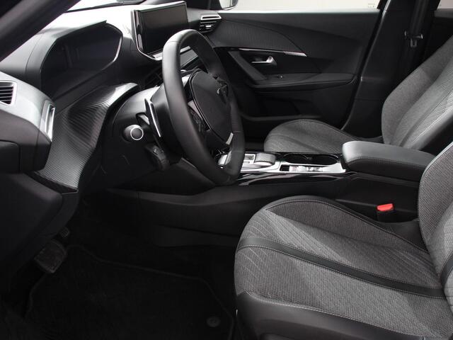 Peugeot 2008 1.2 PureTech Allure Achteruitrij camera Verwarmde voorstoelen CLimate control Adaptieve Cruise control LED 360 camera Parkeersensoren Apple Carplay/ Android Auto