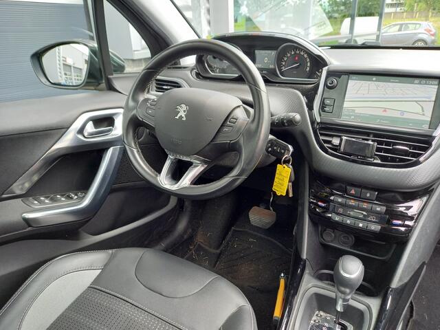 Peugeot 2008 1.2 PureTech Allure AUTOMAAT - PANO - CAMERA - TREKHAAK - CLIMA - CRUISE