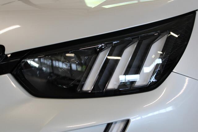 Peugeot 2008 1.2 PureTech GT-Line | Incl. 12 maanden garantie | Dealer onderhouden | Cruise control | Climate control | Trekhaak | Panorama dak | Apple carplay/Android auto |