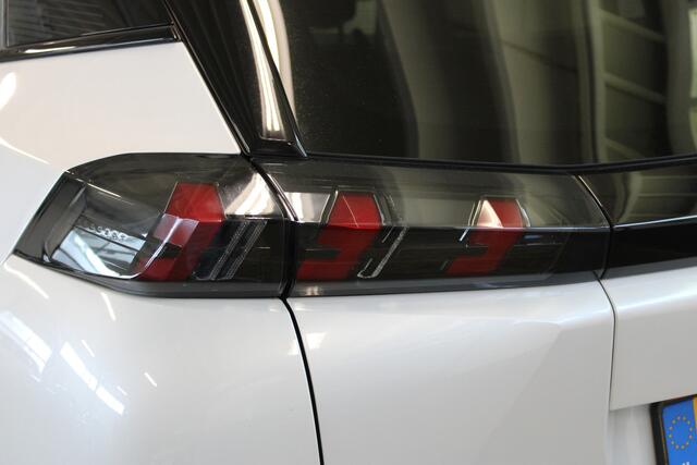 Peugeot 2008 1.2 PureTech GT-Line | Incl. 12 maanden garantie | Dealer onderhouden | Cruise control | Climate control | Trekhaak | Panorama dak | Apple carplay/Android auto |