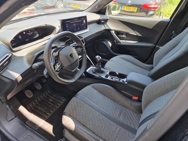 Peugeot 2008 1.2 PureTech Allure | 3D Cockpit | Climate & Adaptive Cruise Control | Camera | AppleCarplay/Android Auto |