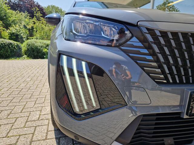 Peugeot 2008 1.2 PureTech Allure | Navigatie | Climate & Adaptive Cruise Control | Camera | AppleCarplay/Android Auto |