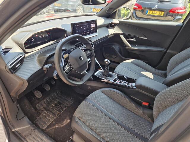 Peugeot 2008 1.2 PureTech Allure | Navigatie | Climate & Adaptive Cruise Control | Camera | AppleCarplay/Android Auto |