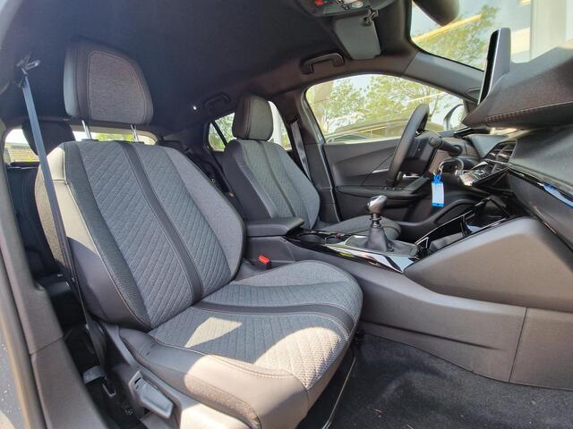 Peugeot 2008 1.2 PureTech Allure | Navigatie | Climate & Adaptive Cruise Control | Camera | AppleCarplay/Android Auto |