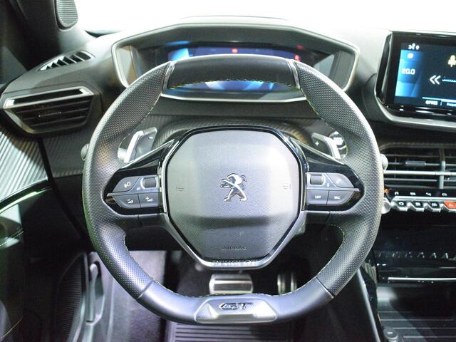 Peugeot 2008 1.2 Turbo 130pk GT Pack AUTOMAAT | NAVIGATIE | CARPLAY | ACHTERUITRIJCAMERA MET SENSOREN | VERWARMBARE VOORSTOELEN | 26.509km