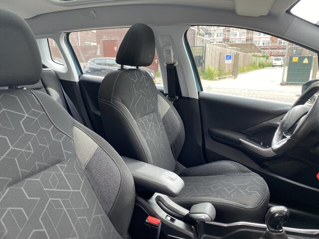 Peugeot 2008 1.2 PureTech Blue Lion NAVI/PANO/AIRCO/CRUISE/NL AUTO
