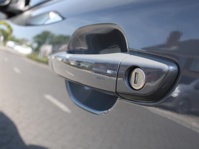 Peugeot 2008 GT 1.2 PureTech 130PK EAT8 Automaat Navigatie, Rondomzichtcamera, Keyless, Alcantara, Massage, Stoelverwarming
