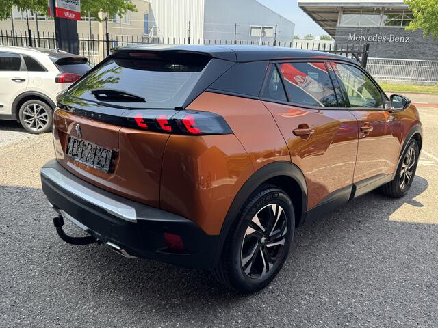 Peugeot 2008 1.2 PureTech Allure Pack // TREKHAAK // PDC // APPLE CARPLAY - ANDROID AUTO // CRUISE //