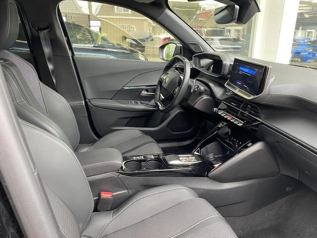 Peugeot 2008 1.2T Automaat 130pk GT Alcantara pakket | Stoelverwarming met massage functie | Navigatie | Climate & Cruise control | Camera V+A |