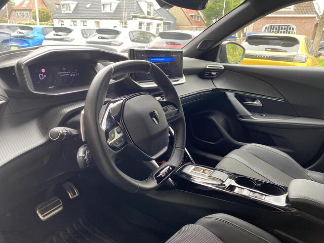 Peugeot 2008 1.2T Automaat 130pk GT Alcantara pakket | Stoelverwarming met massage functie | Navigatie | Climate & Cruise control | Camera V+A |