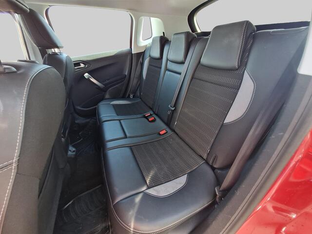 Peugeot 2008 1.2 PureTech Allure | automaat | Hoge instap |