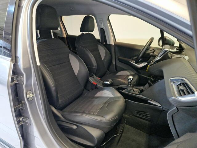 Peugeot 2008 1.2 PureTech Allure 130 PK | Trekhaak | Navigatie | Cruise Control | Apple Carplay/Android Auto