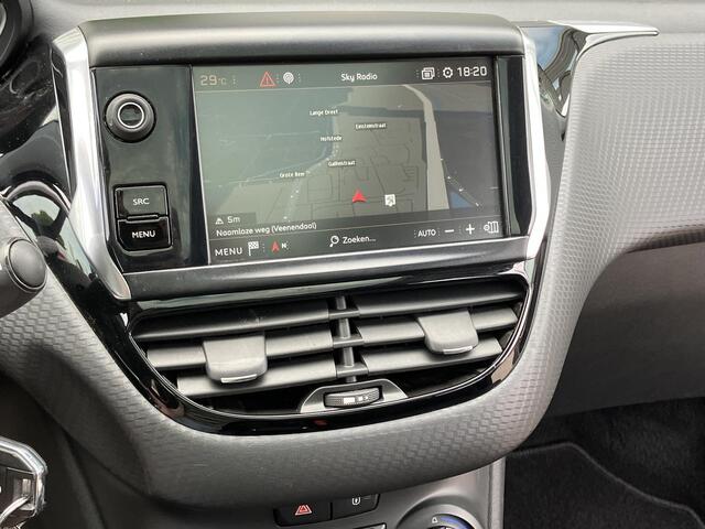 Peugeot 2008 1.2 PureTech Blue Lion | Trekhaak | Panoramadak | Navi | CarPlay | 02-2025 motorrevisie gehad! |
