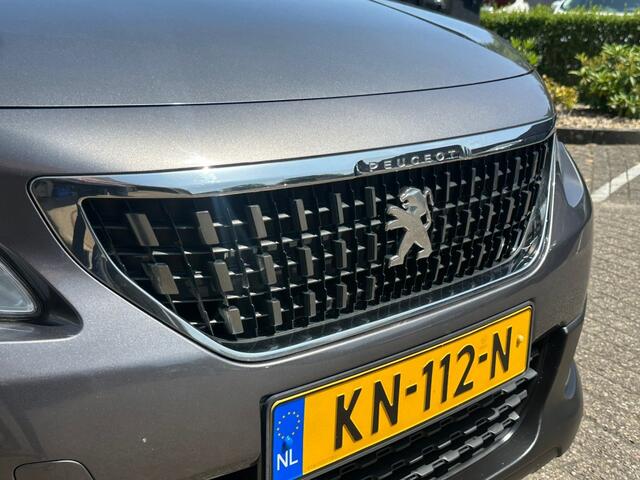 Peugeot 2008 1.2 PURETECH ACTIVE AUTOM TREKH