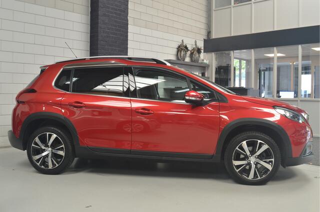 Peugeot 2008 1.2 PureTech Allure // AUTOMAAT // 104.000 km // CLIMA // CRUISE // TREKHAAK // DEALER ONDERHOUDEN //